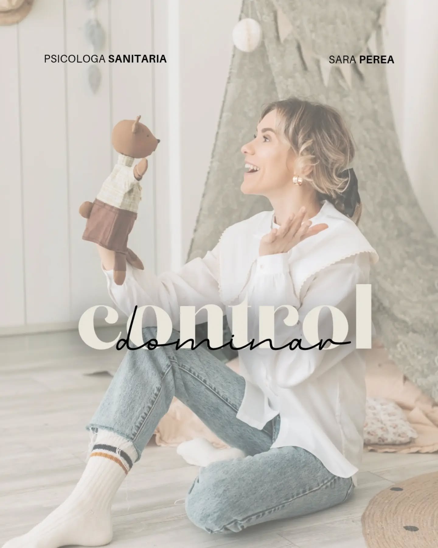 Nuestro lenguaje tiene un impacto en nuestro cuerpo y en nuestra manera de crear realidades.
Fijate en este ejemplo. No es lo mismo decir "Tengo el control de mis emociones", a qué si digo "Domino a mis emociones".
Tener control implica verificar, supervisar, analizar, y además generalizar "puedo con todo, ya que al tener el control, soy yo el que siempre debe estar ahí porque lo sé todo". Implica saberlo todo.
En cambio, dominar, implica tener habilidades. Y aunque las tenga, no puedo saberlo todo, y a veces puedo fallar.
¿Ves como impacta de otra manera?
#psicologoensevilla #psicologosevilla #psicologiasevilla #psicologasevilla #ansiedad